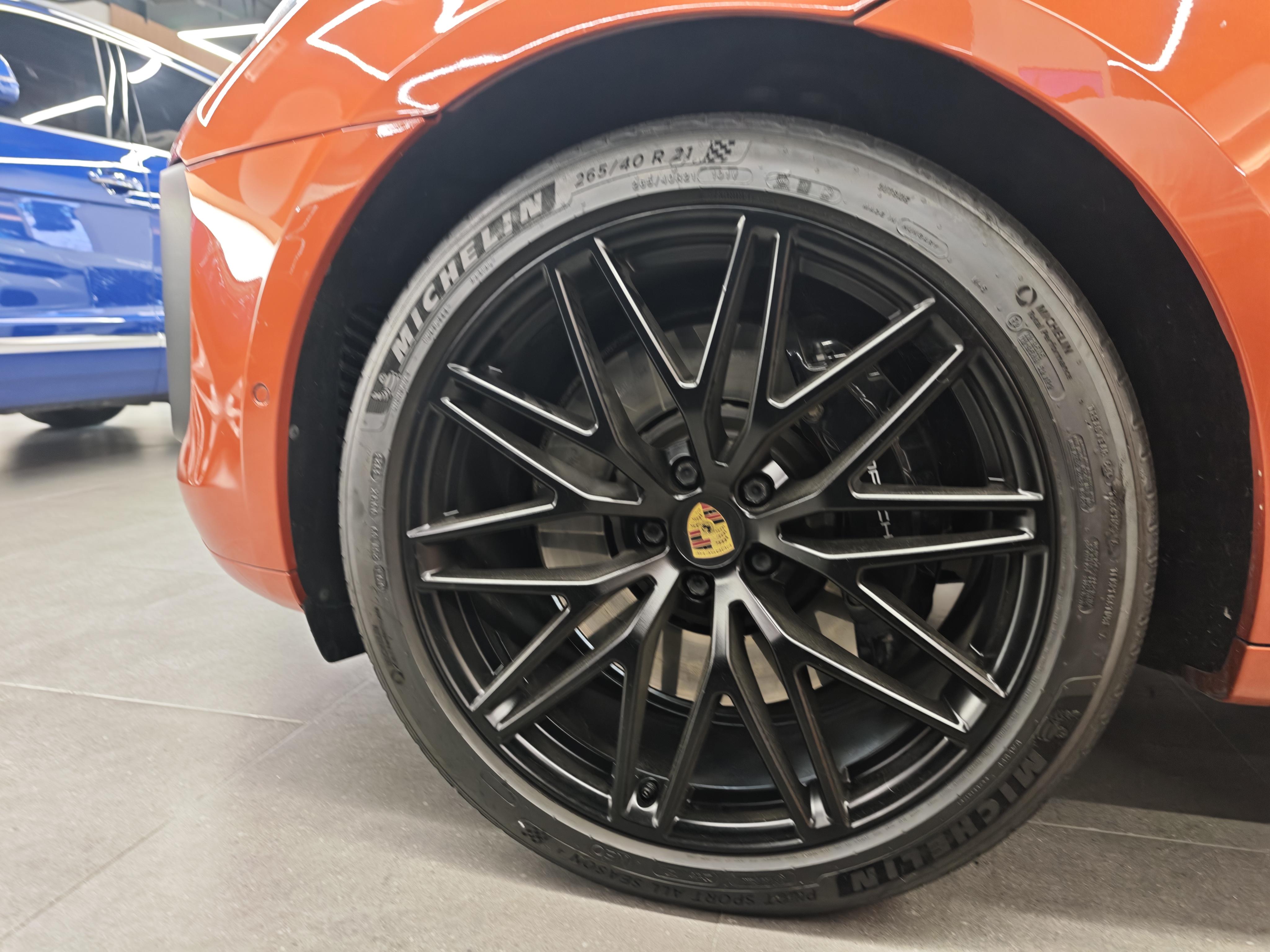 Porsche Macan 2023 thumb 2