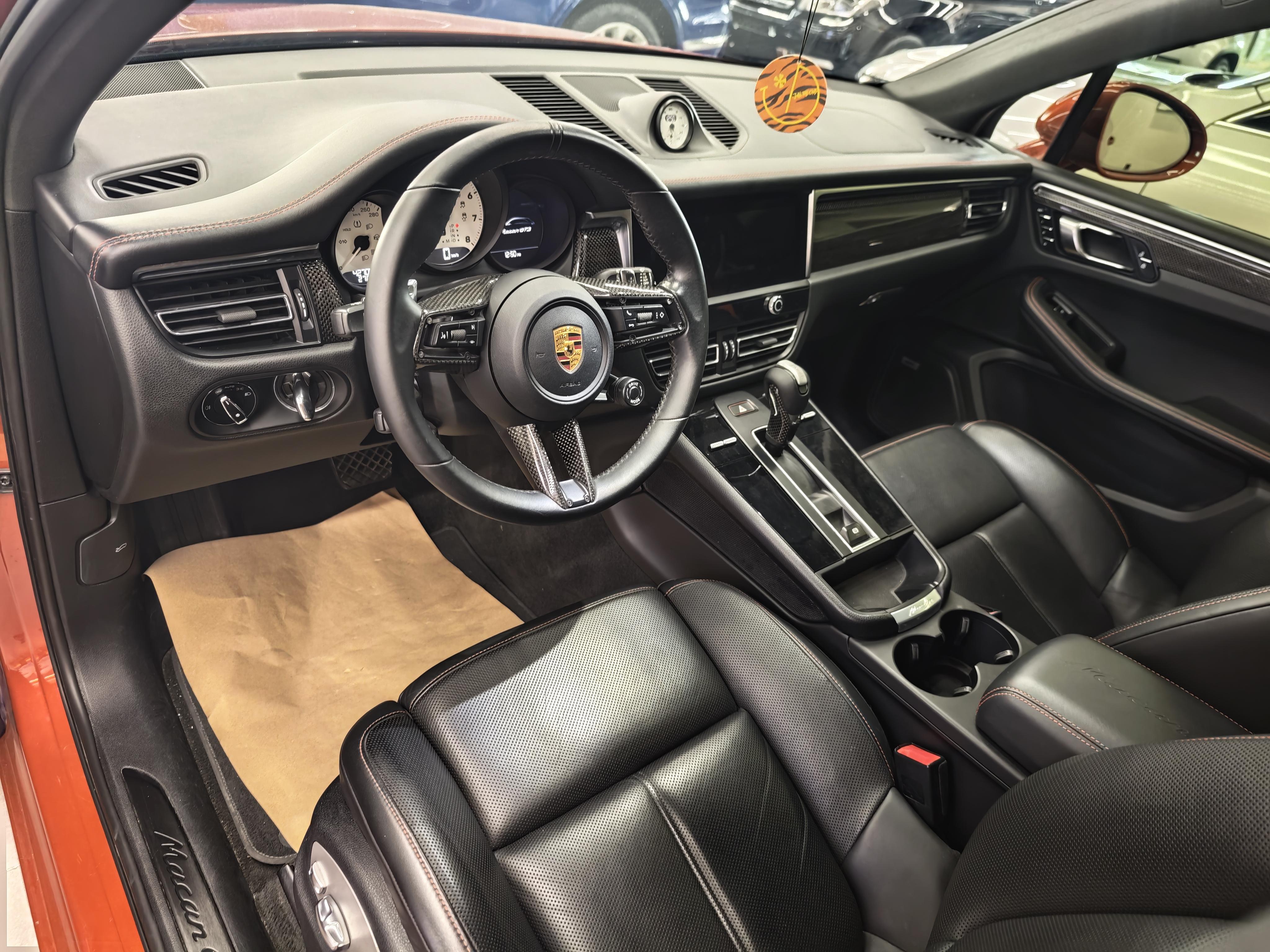 Porsche Macan 2023 thumb 3