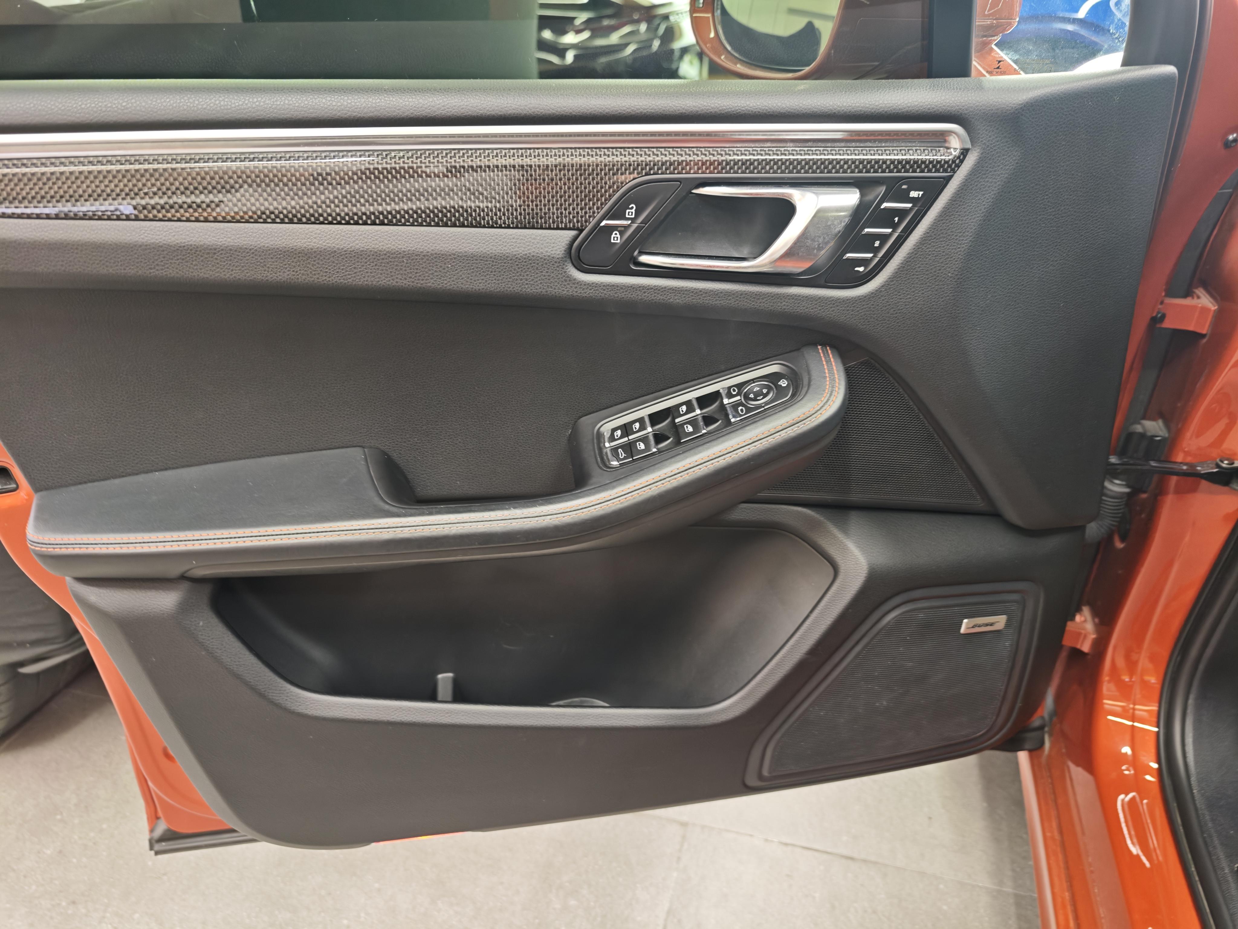 Porsche Macan 2023 thumb 8