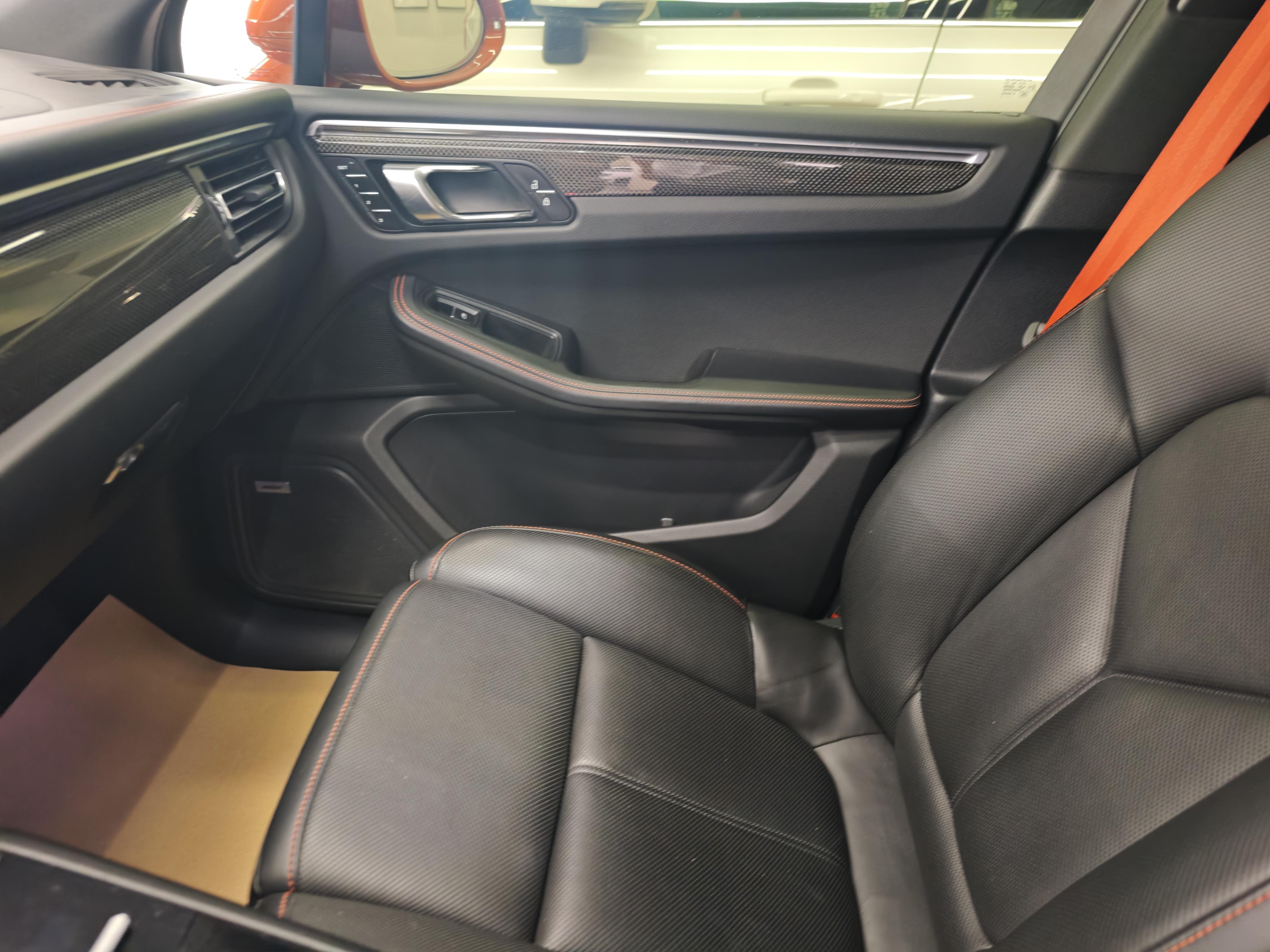 Porsche Macan 2023 thumb 9