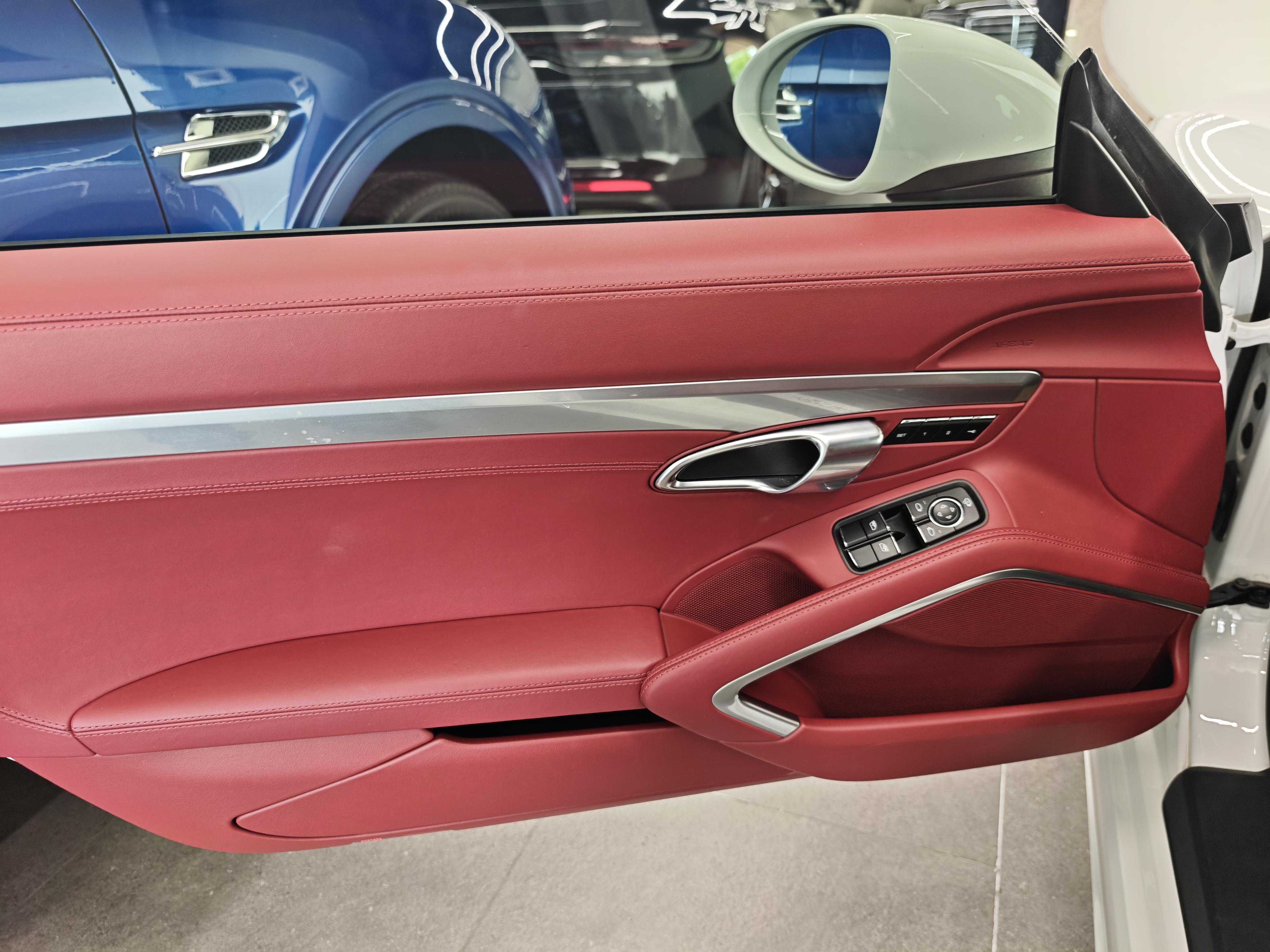 Porsche 718 2022 thumb 2