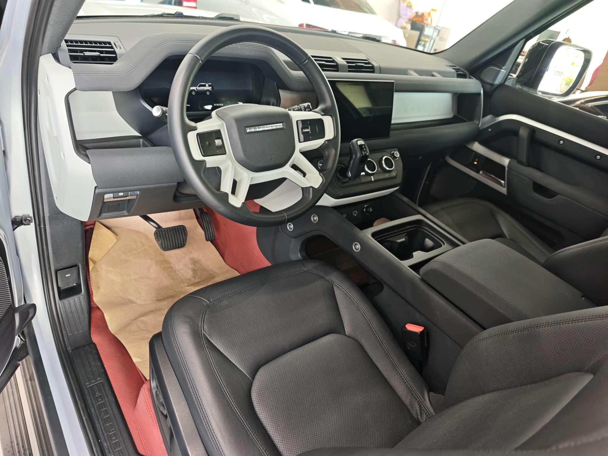 Land Rover Defender 2023 thumb 4