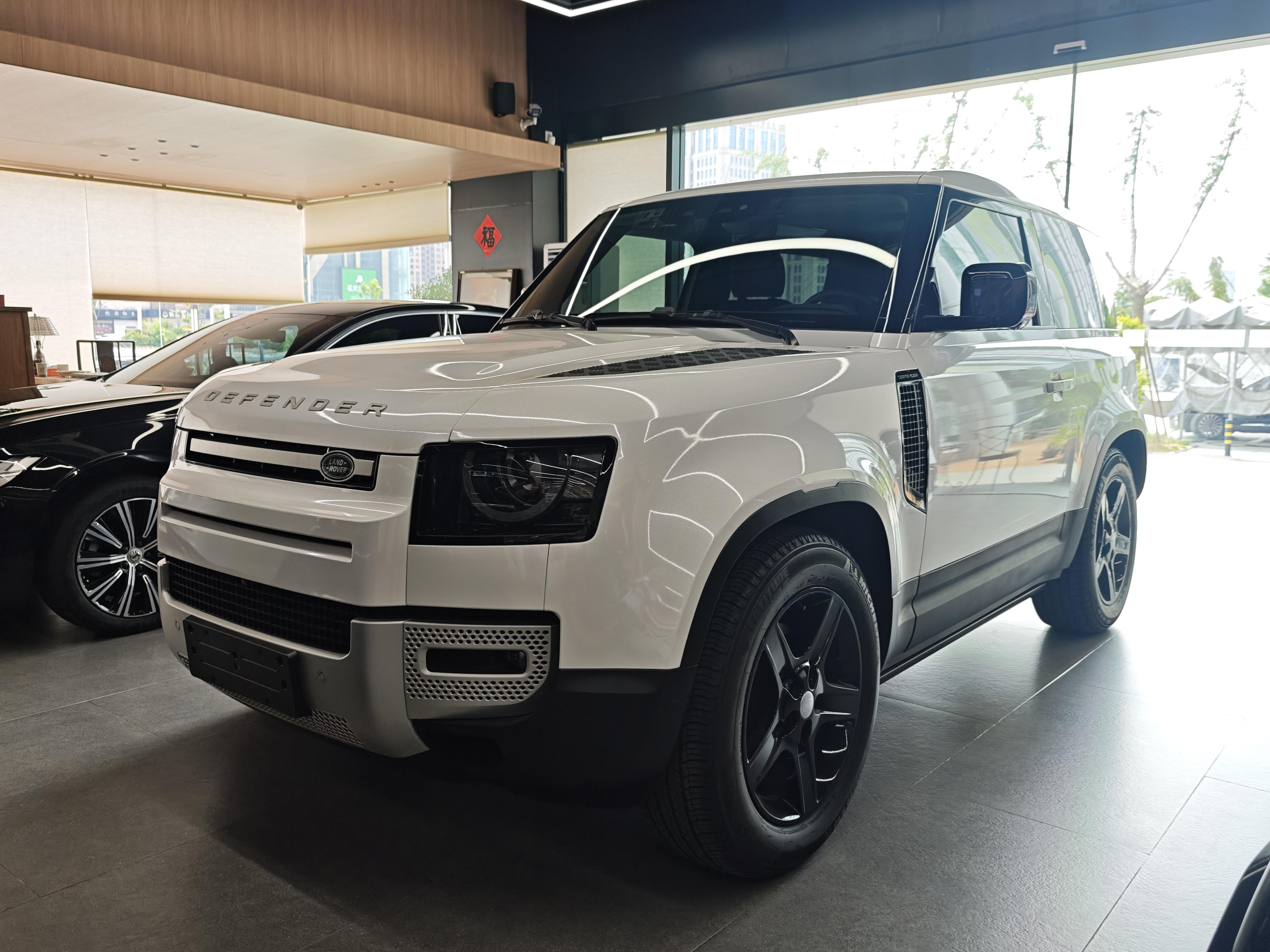 Land Rover Defender 2023 thumb 9