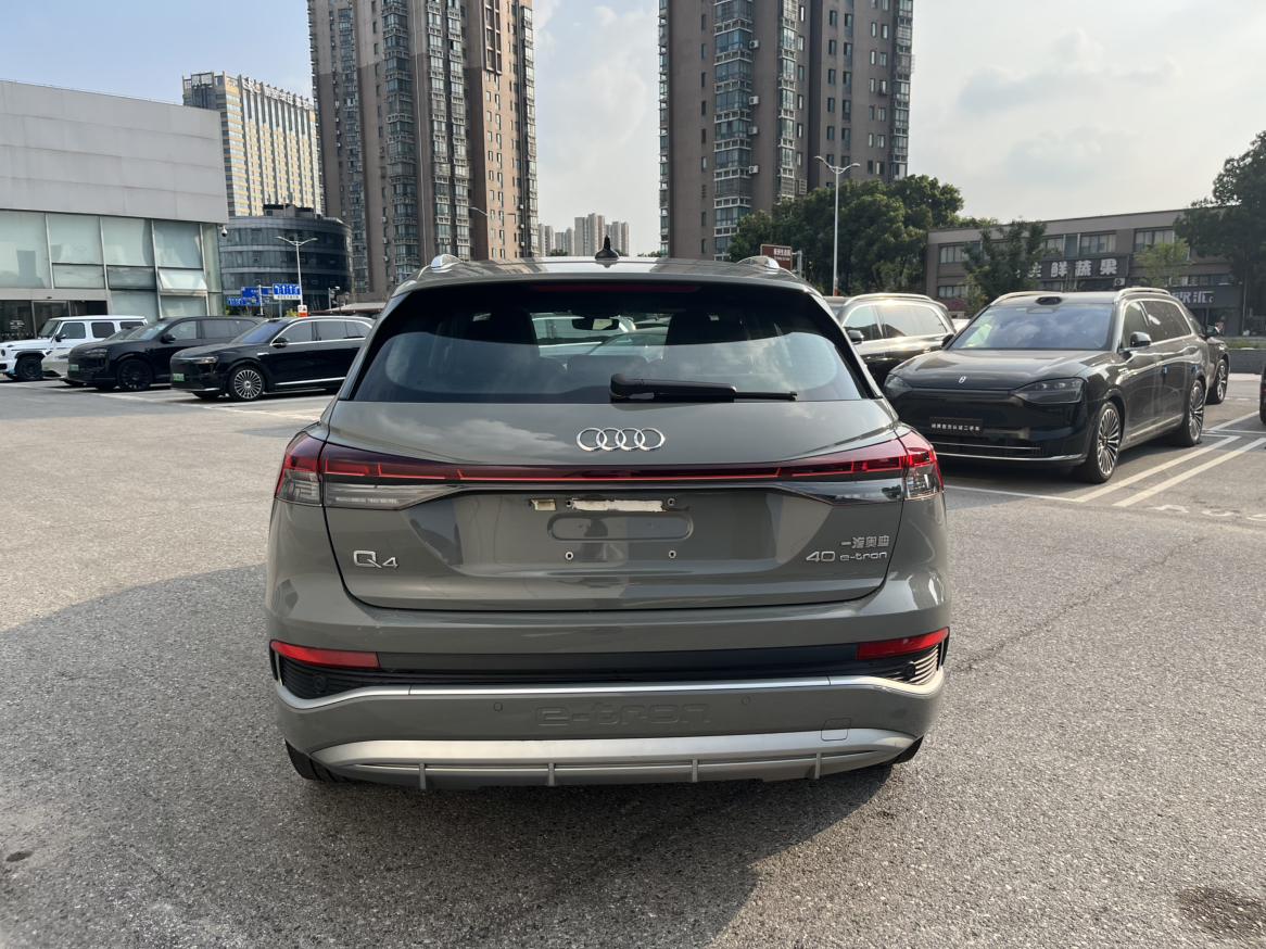 Audi Q4 e-tron 2024 thumb 2