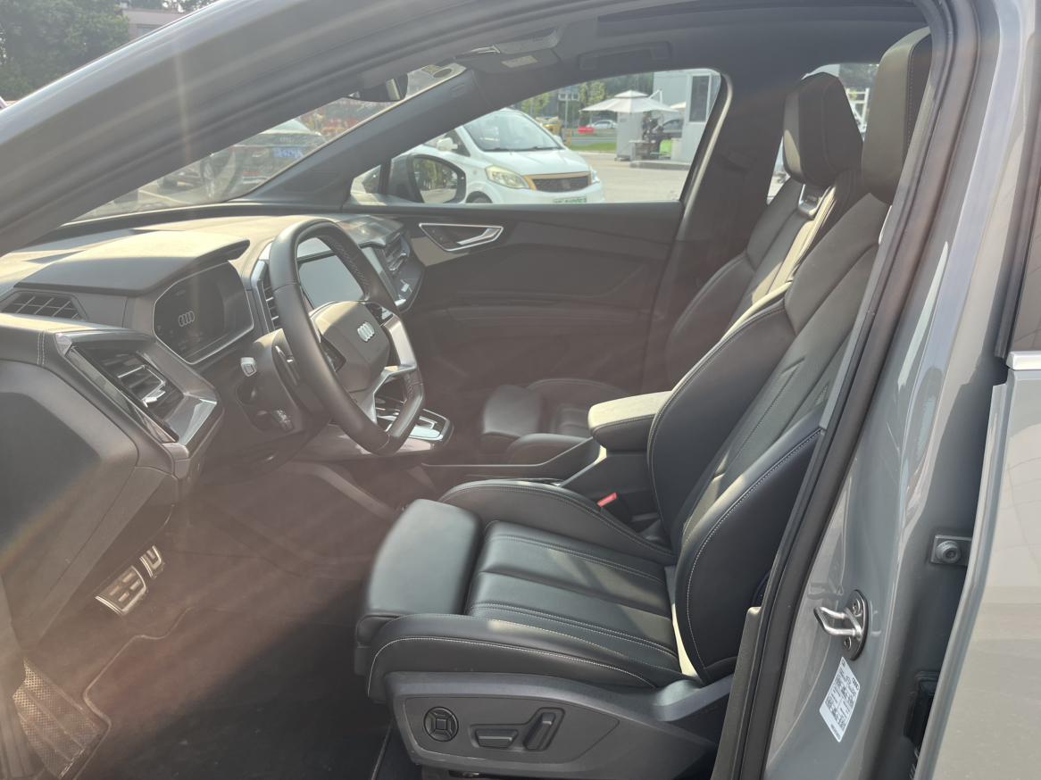 Audi Q4 e-tron 2024 thumb 9
