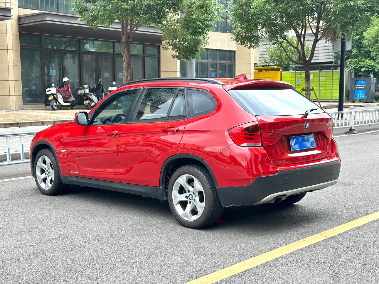 BMW X1 2013 thumb 2