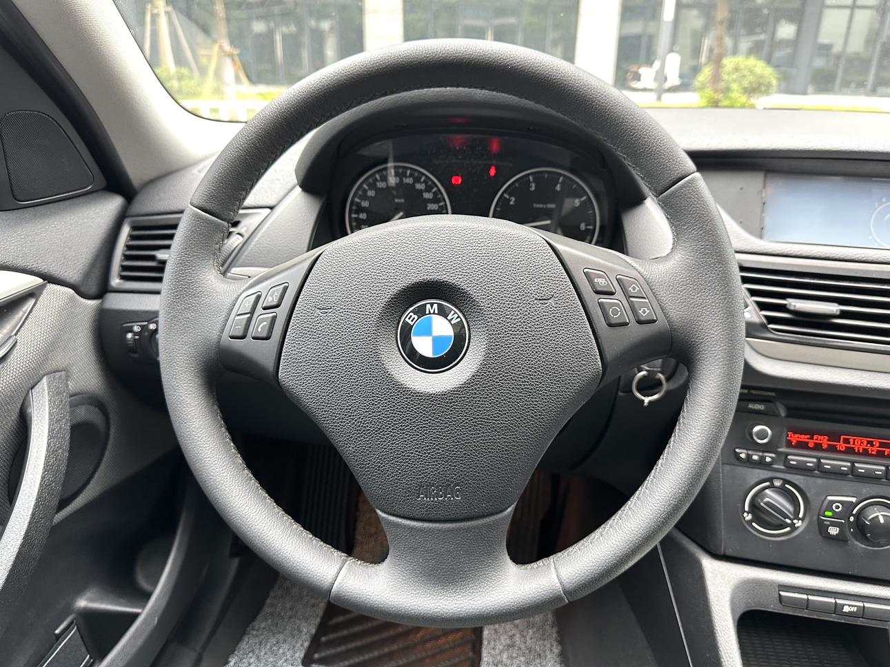 BMW X1 2013 thumb 7