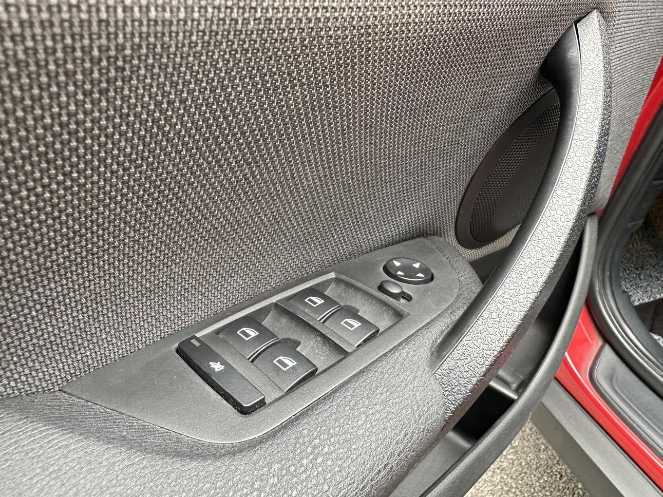 BMW X1 2013 thumb 12