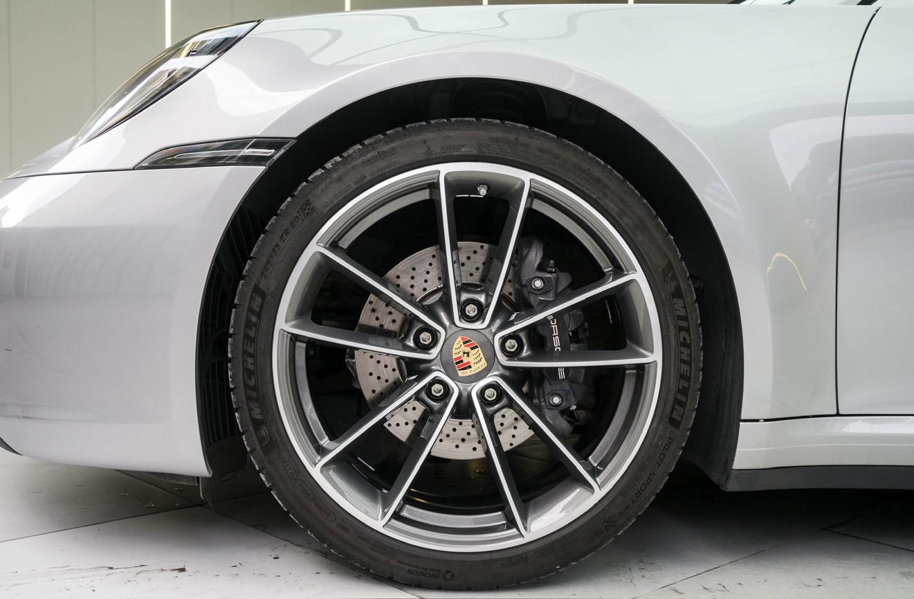 Porsche 911 2023 thumb 5