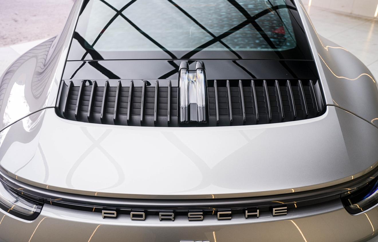 Porsche 911 2023 thumb 6