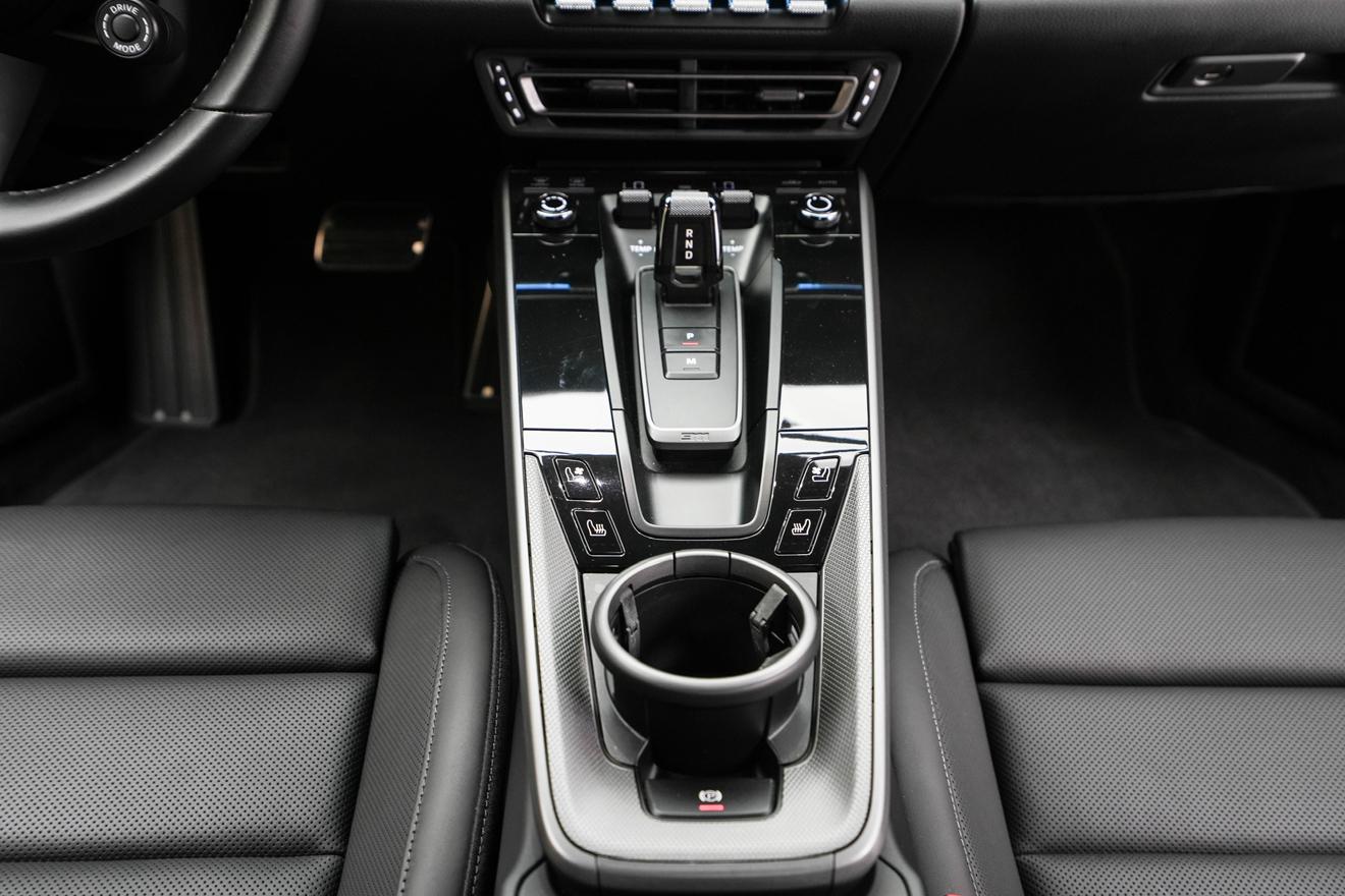 Porsche 911 2023 thumb 12