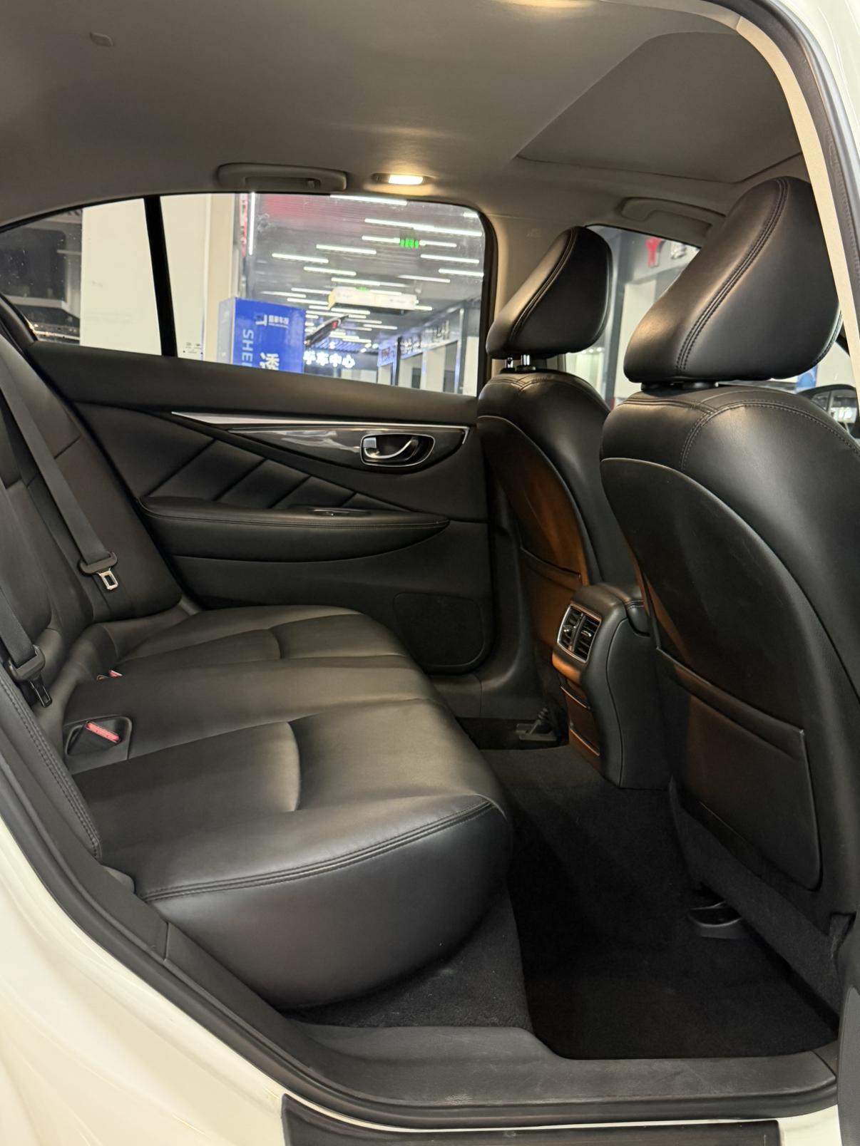 Infiniti Q50L 2019 thumb 9