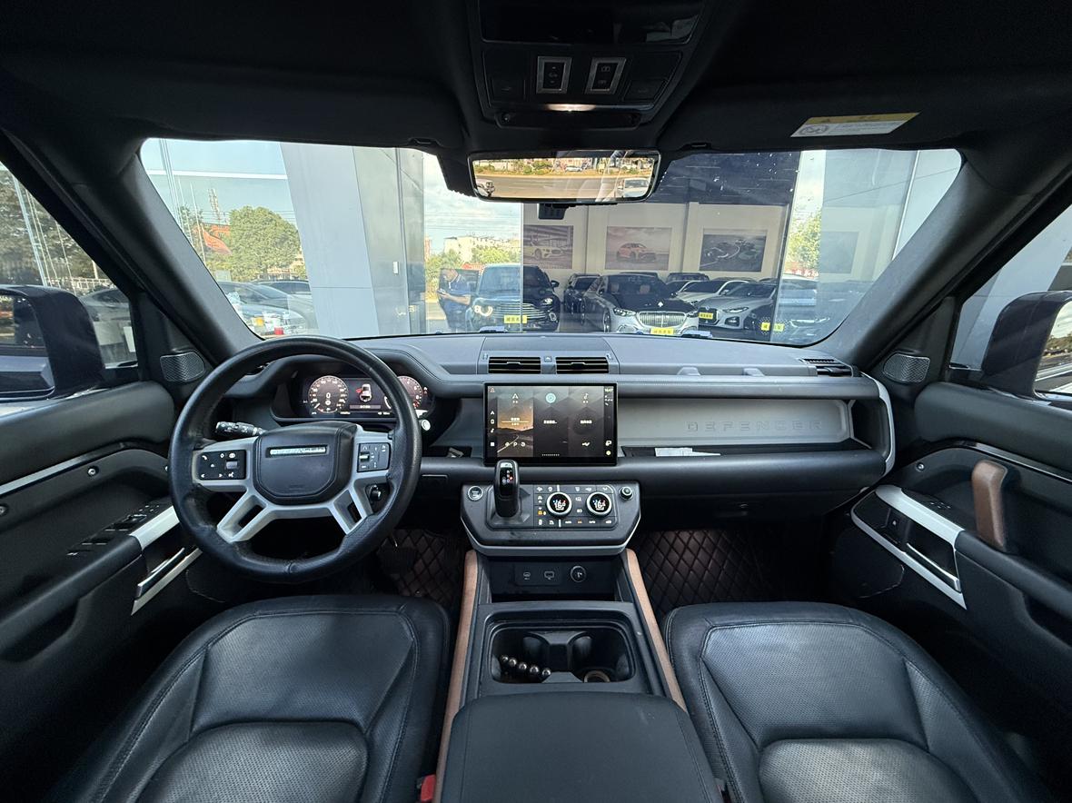 Land Rover Defender 2024 thumb 8