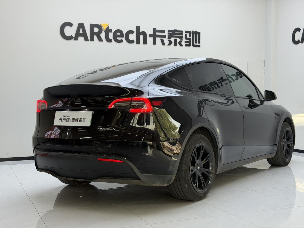 Tesla Model Y 2023 thumb 4