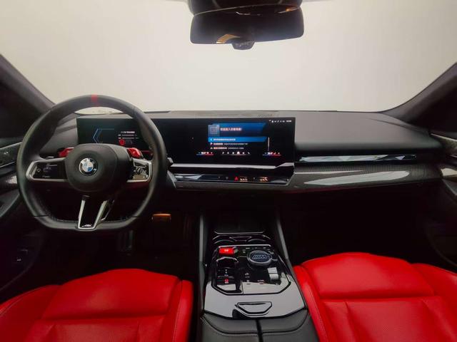 BMW M5 2025 thumb 8
