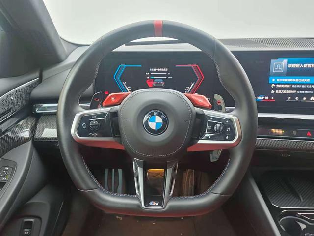 BMW M5 2025 thumb 10