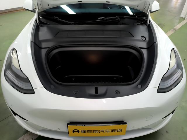 Tesla Model Y 2022 thumb 8
