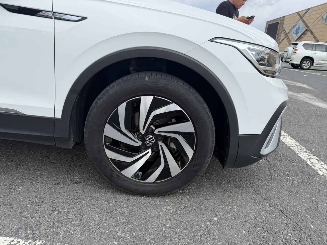 Volkswagen Tiguan 2023 thumb 11