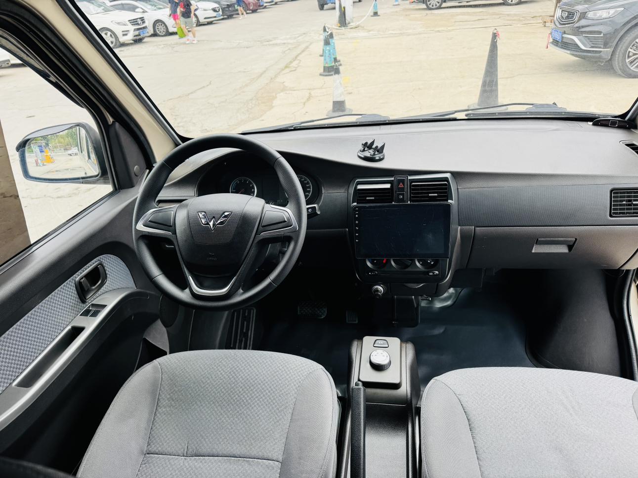 Wuling EV 2020 thumb 5