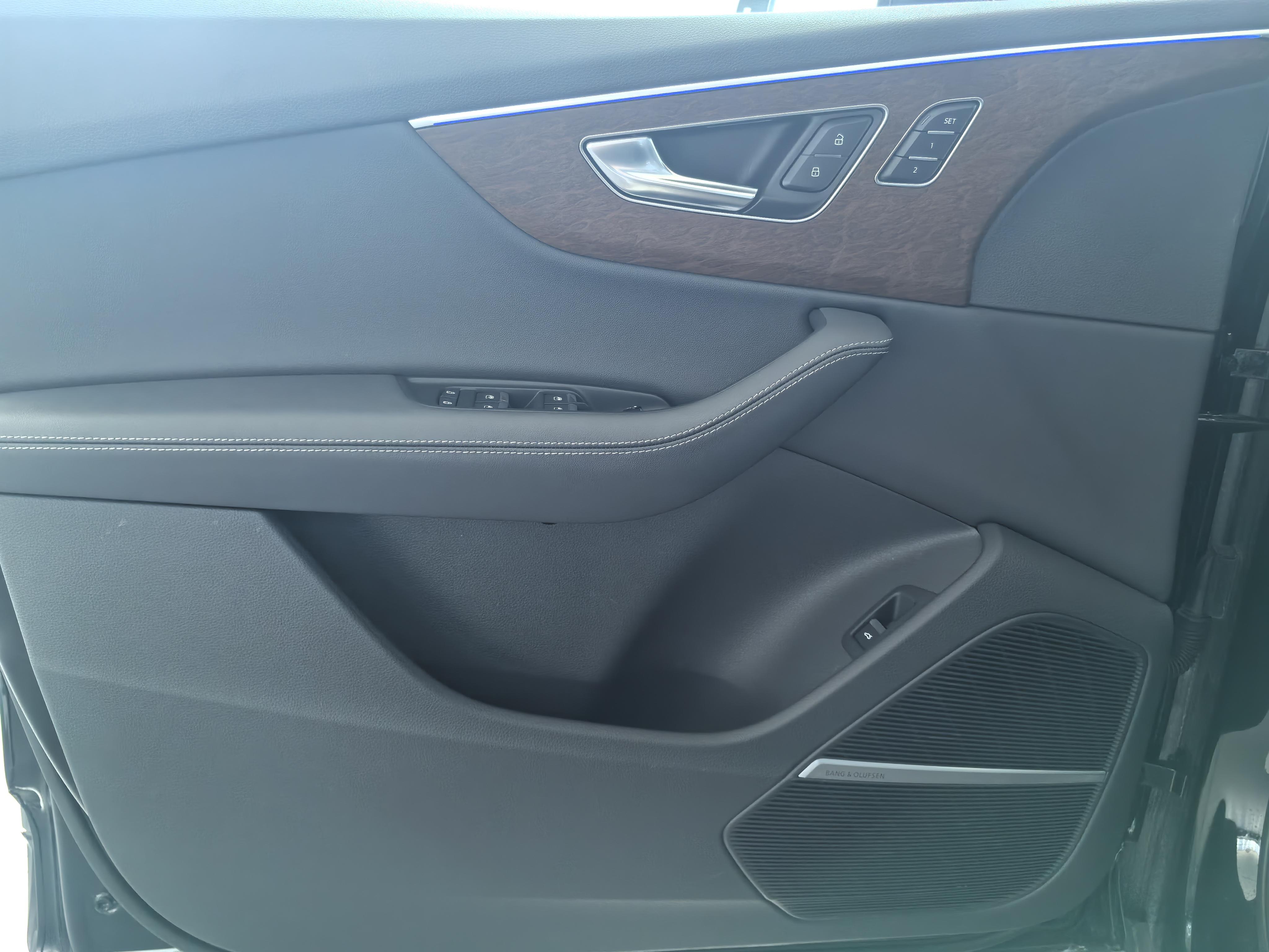 Audi Q7 2025 thumb 4