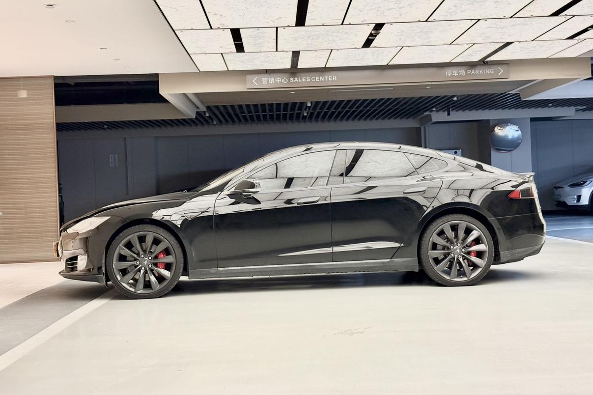 Tesla Model S 2014 thumb 2