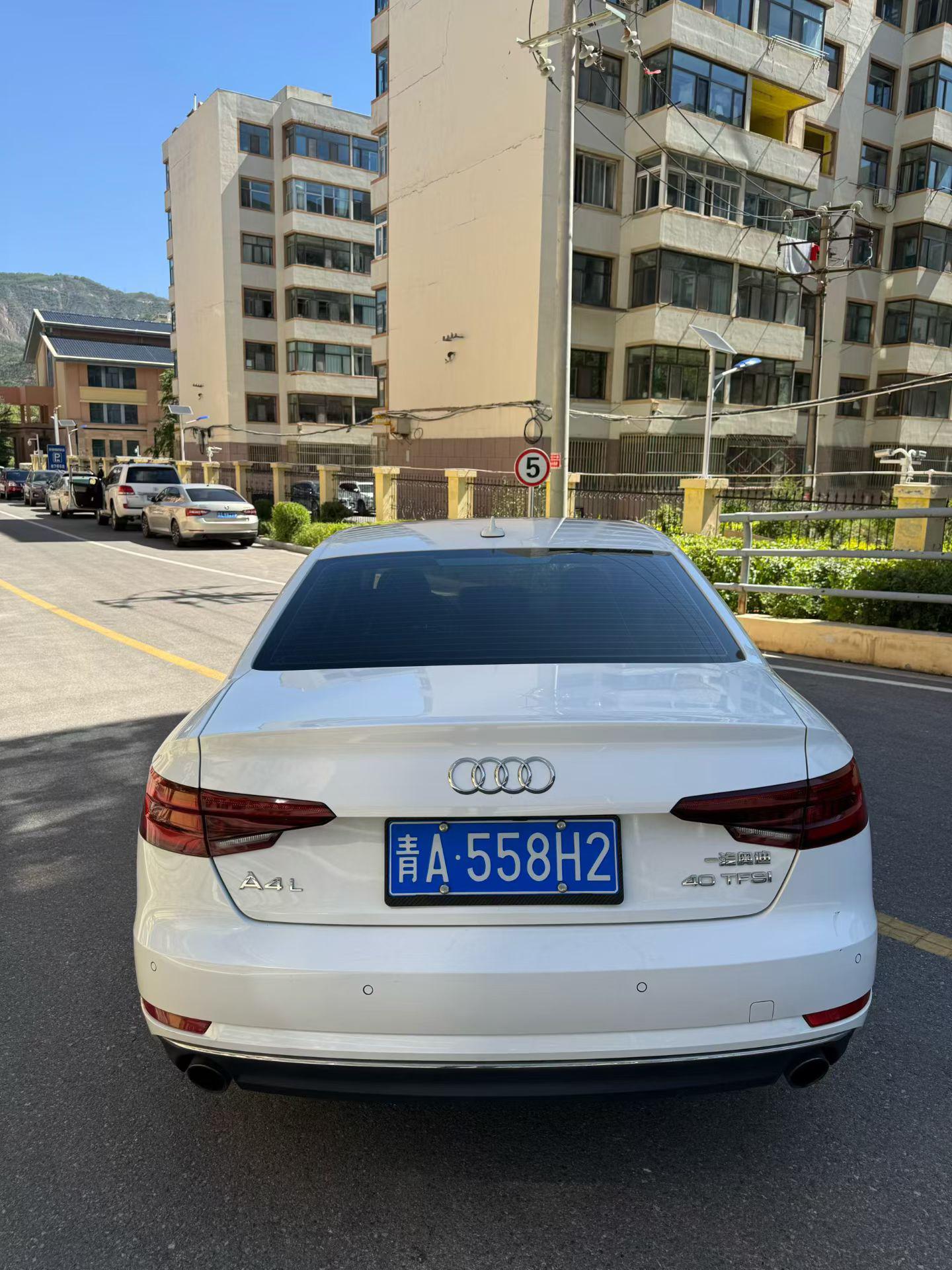 Audi A4 2018 thumb 12