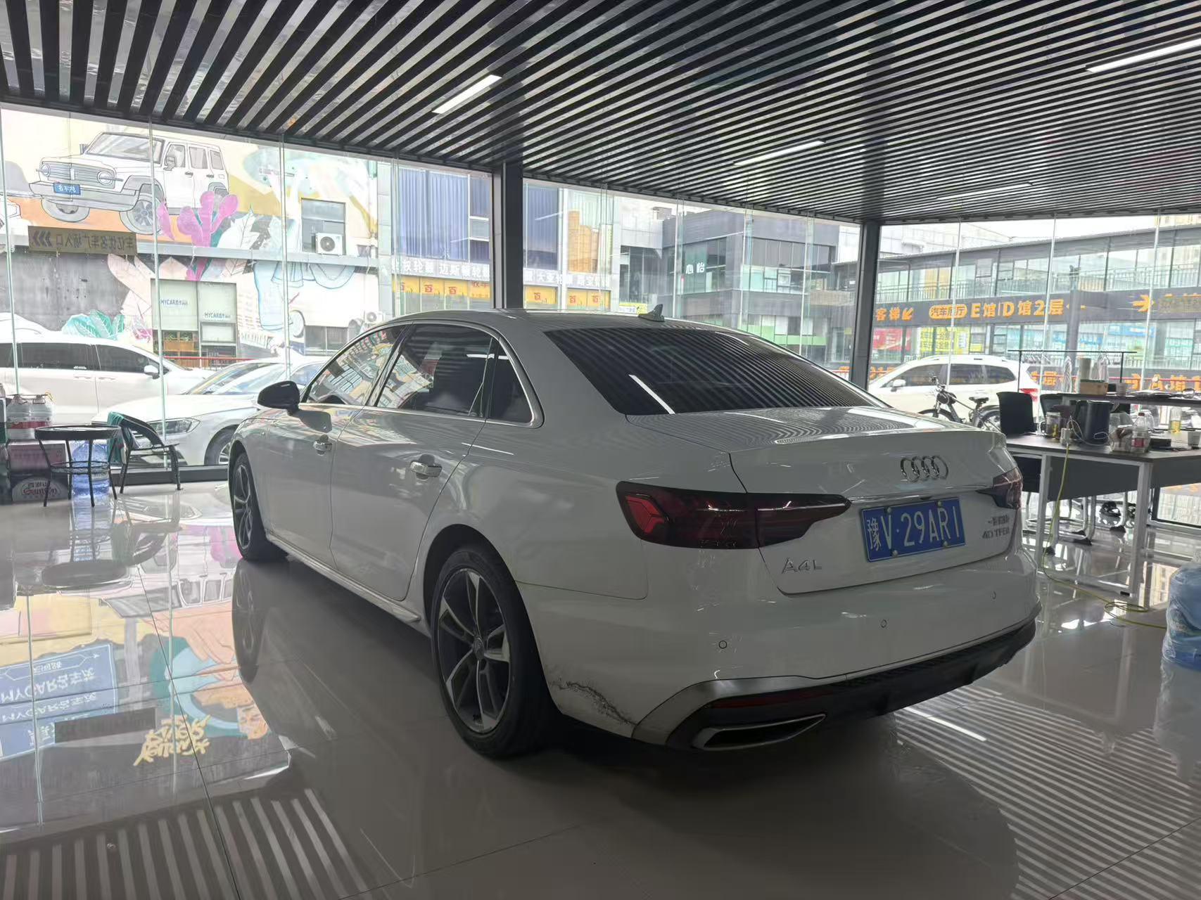 Audi A4 2020 thumb 2