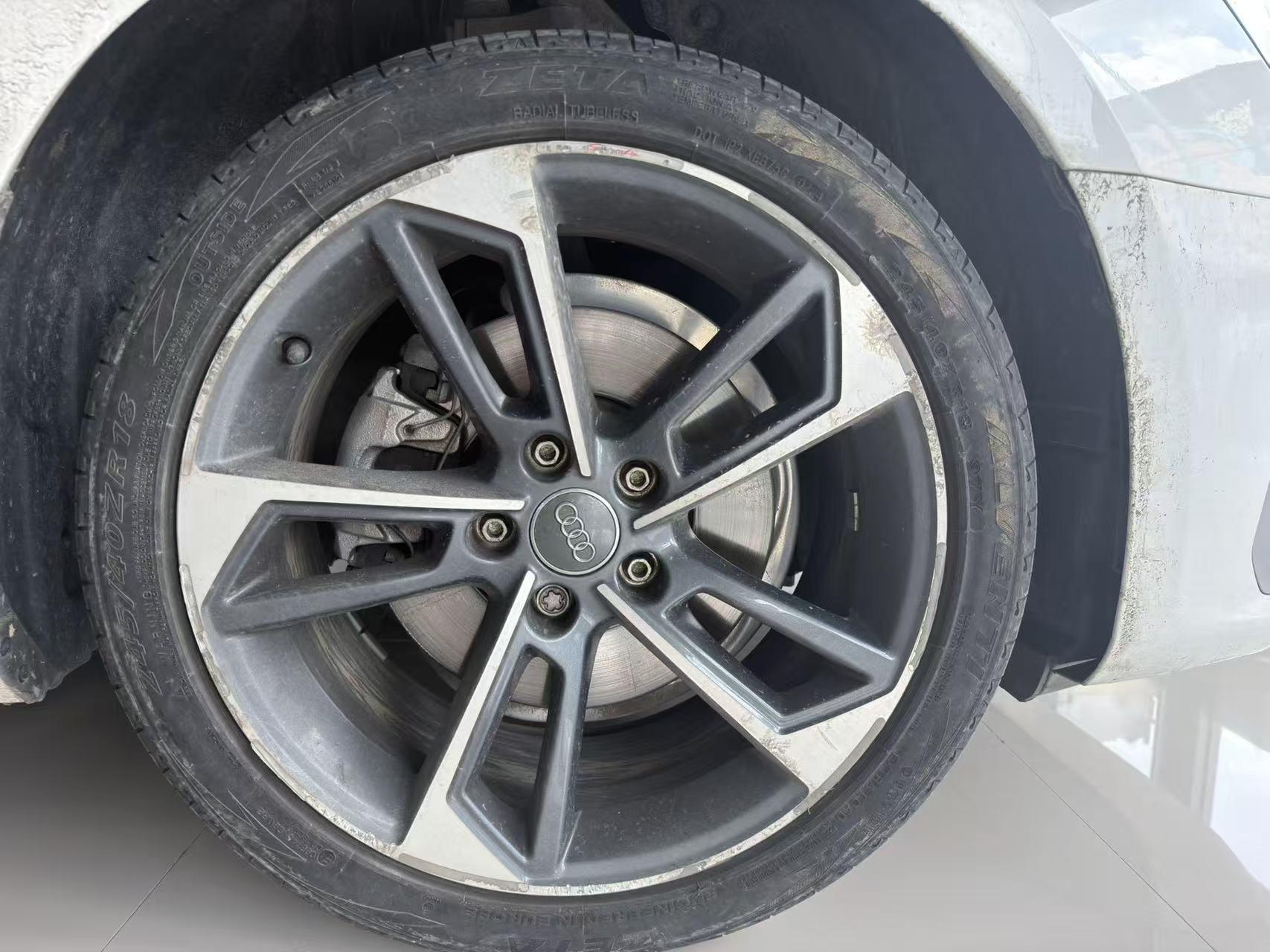 Audi A4 2020 thumb 6