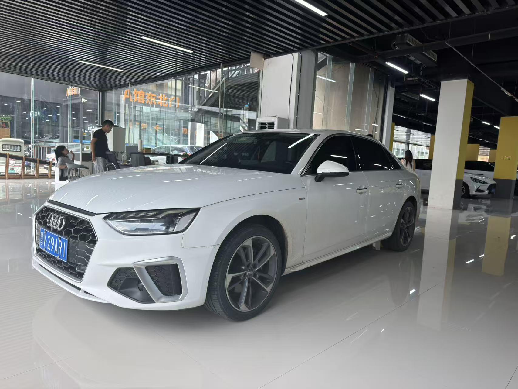 Audi A4 2020 thumb 11