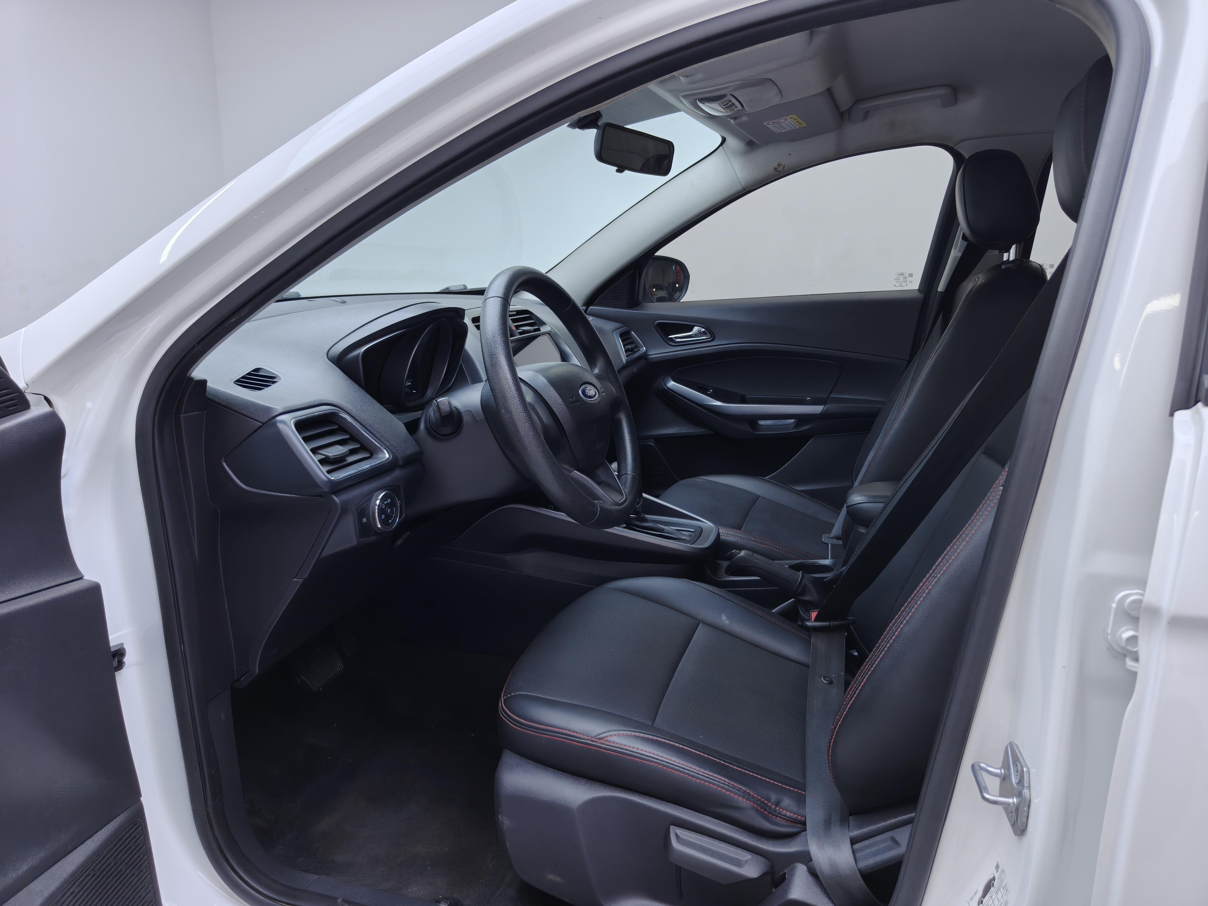 Ford Focus 2019 thumb 6