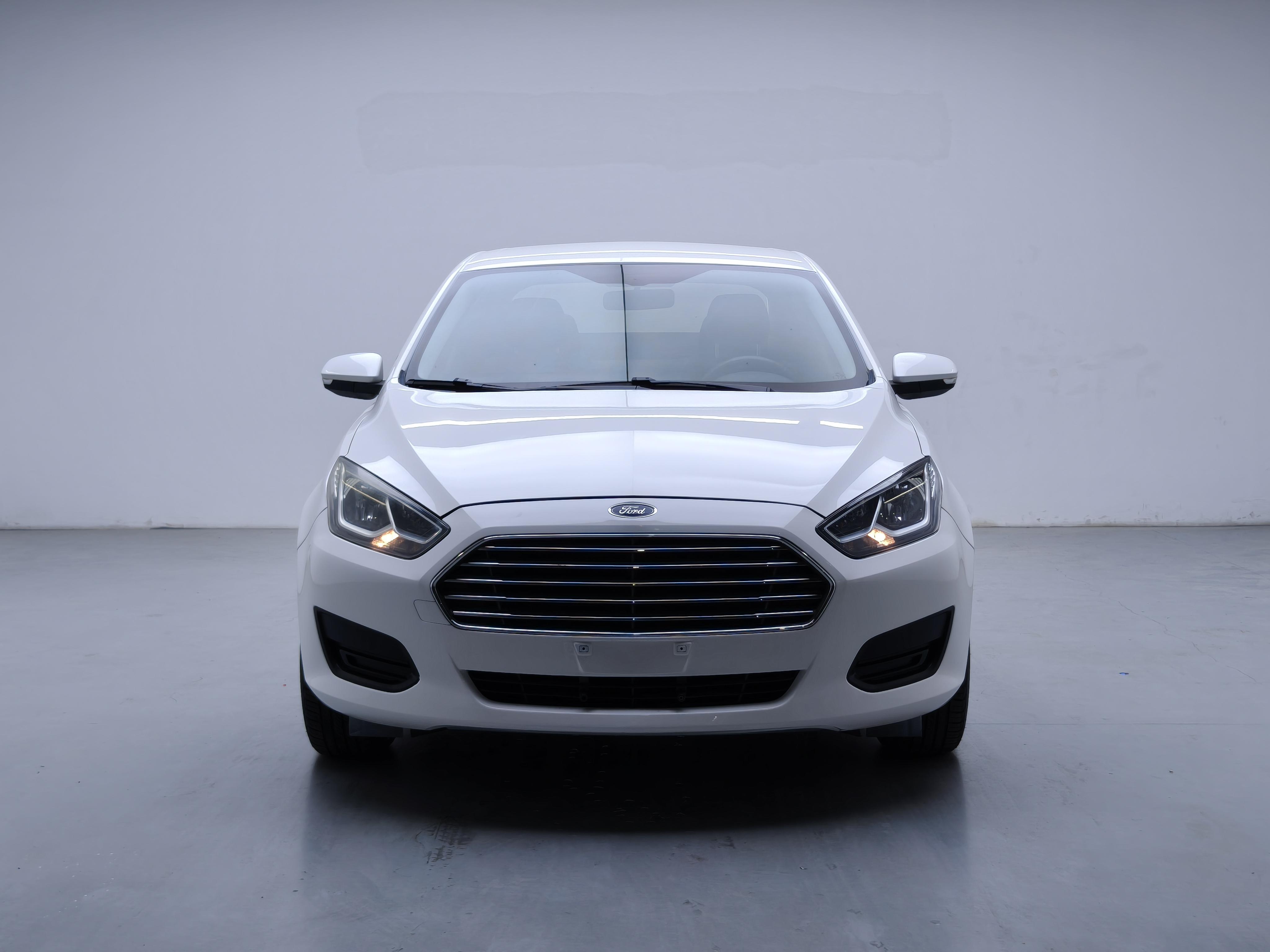 Ford Focus 2019 thumb 9