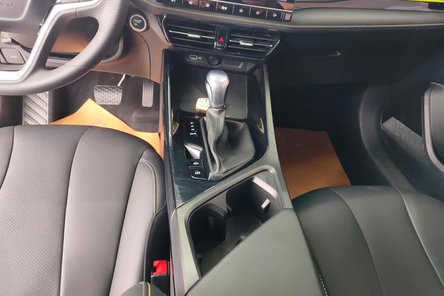 Roewe i5 2021 thumb 12