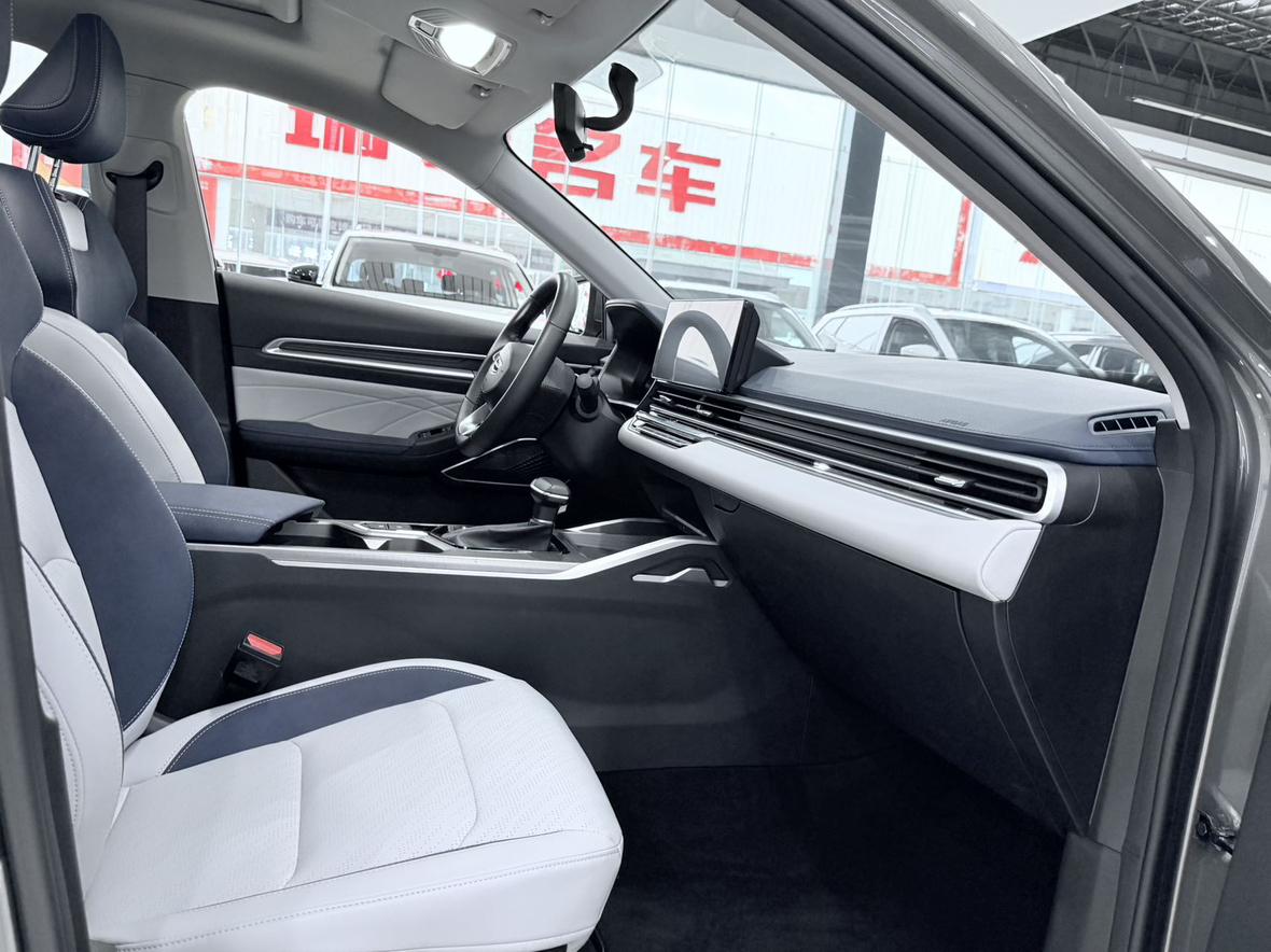 Geely Emgrand 2022 thumb 11