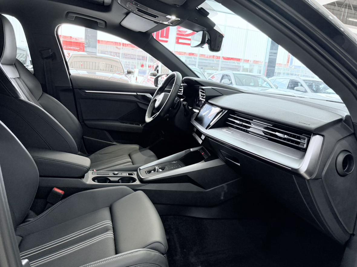 Audi A3 2023 thumb 10