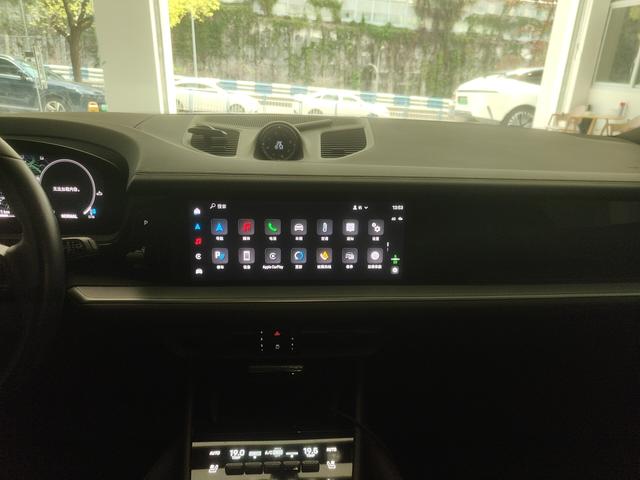 Porsche Cayenne 2024 thumb 3