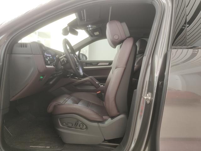 Porsche Cayenne 2024 thumb 8