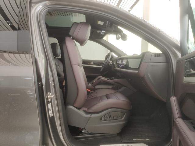 Porsche Cayenne 2024 thumb 9