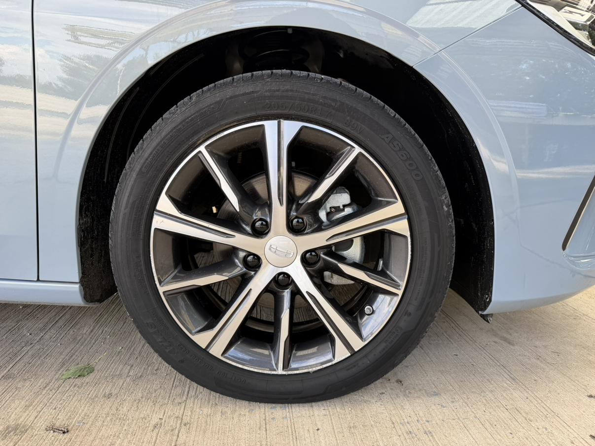 Geely Emgrand 2023 thumb 6