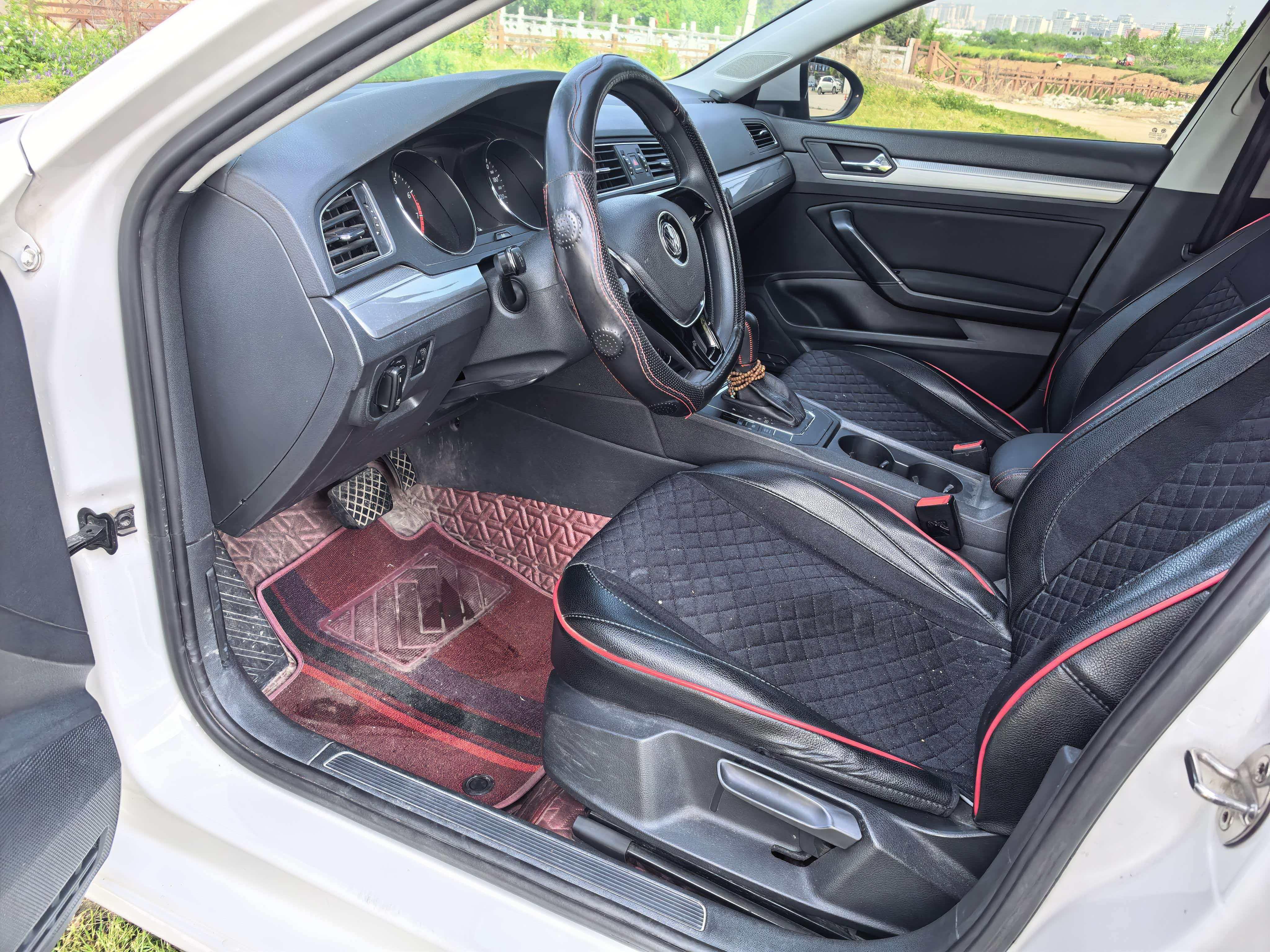 Volkswagen Lamando 2017 thumb 6