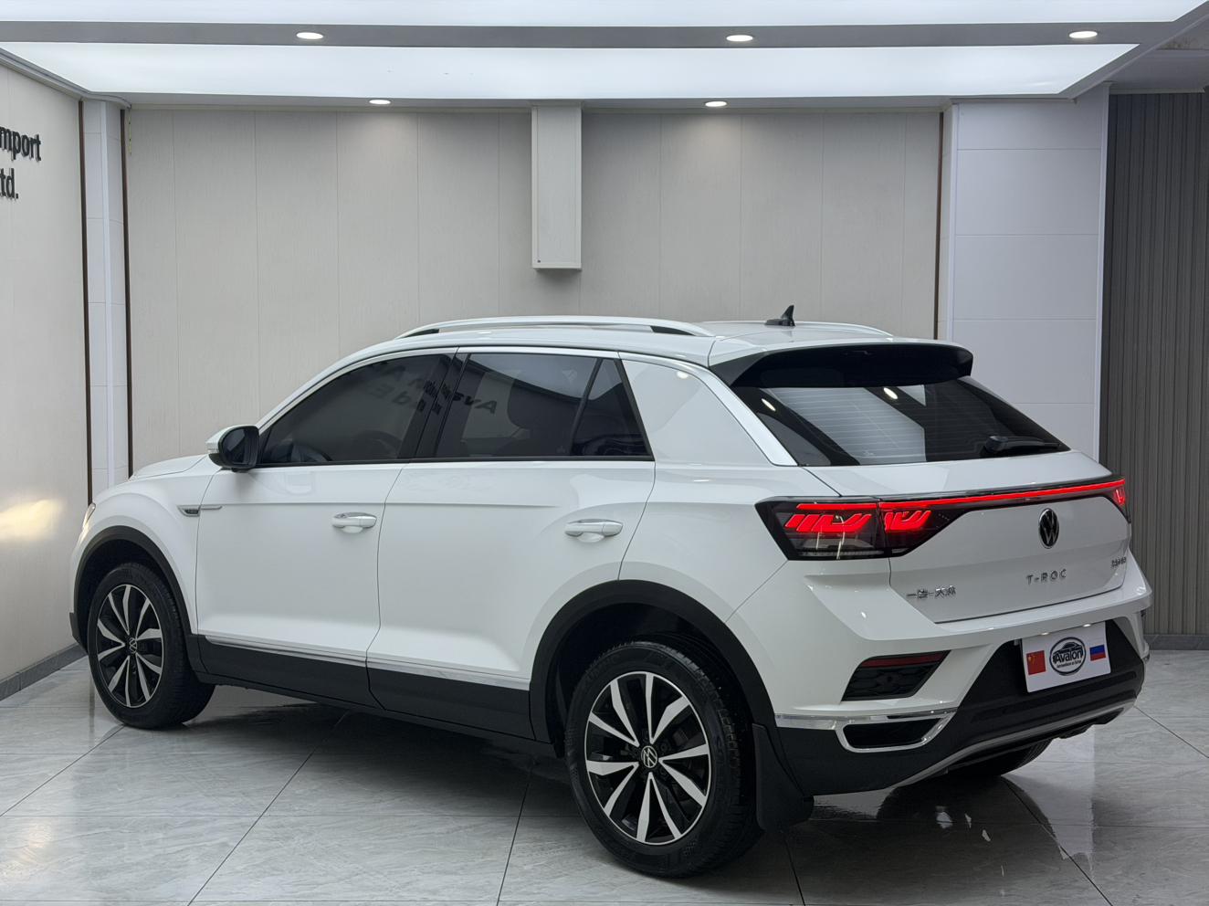 Volkswagen T-Roc 2023 thumb 2
