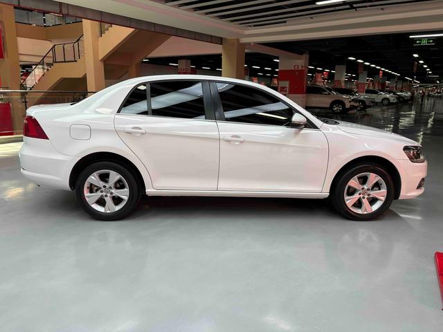 Volkswagen Bora 2013 thumb 6