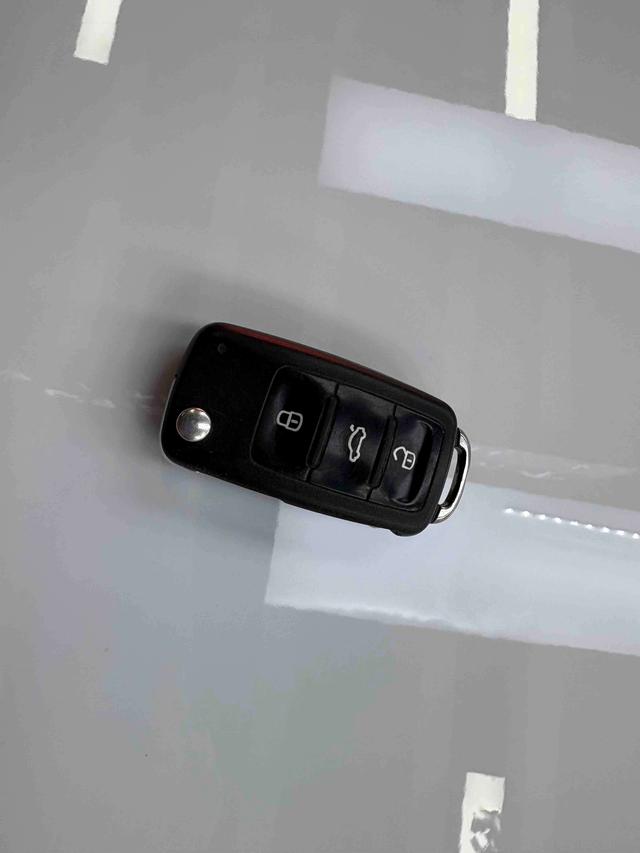 Volkswagen Bora 2013 thumb 9