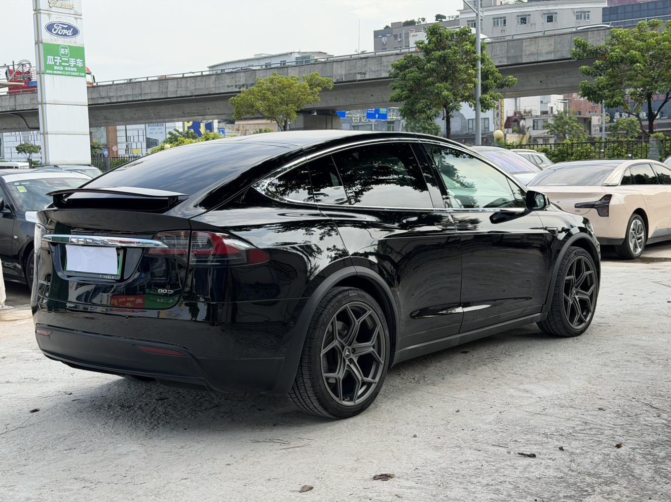 Tesla Model X 2016 thumb 4