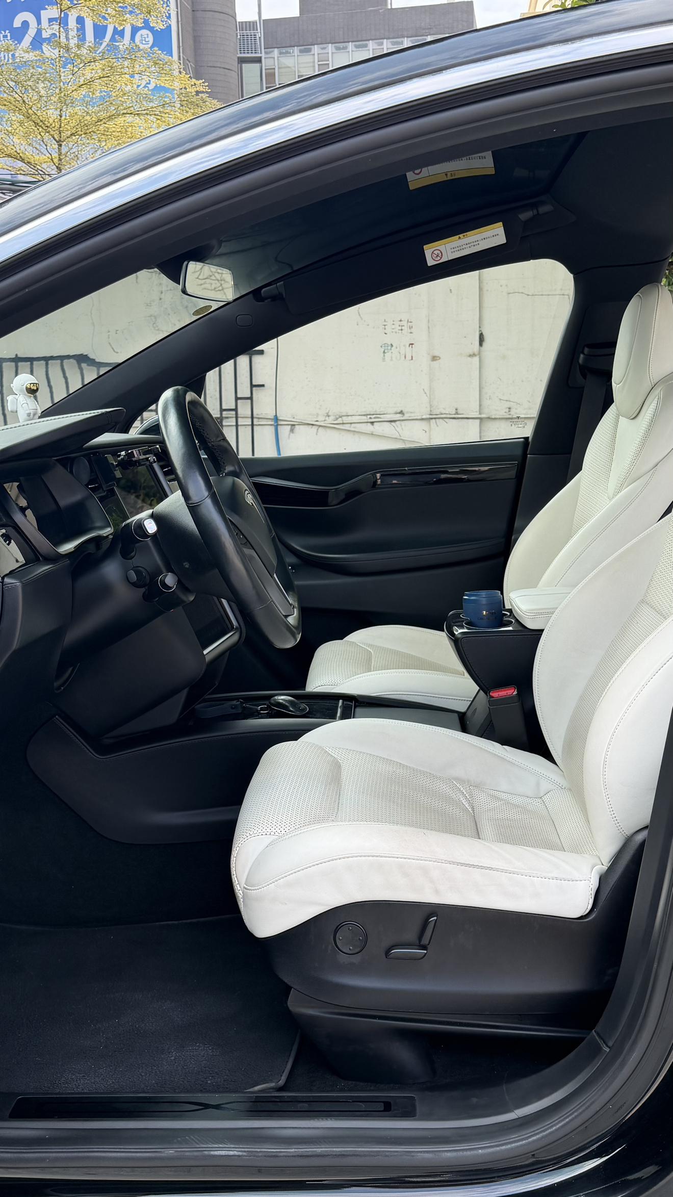 Tesla Model X 2016 thumb 5