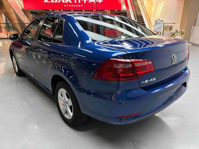 Volkswagen Bora 2013 thumb 3