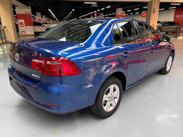 Volkswagen Bora 2013 thumb 5