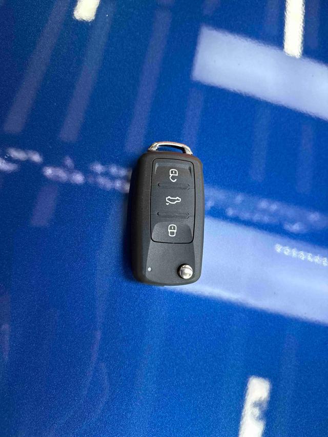 Volkswagen Bora 2013 thumb 9