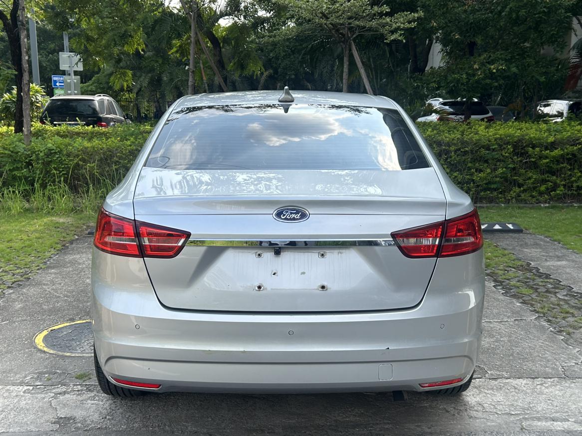 Ford Focus 2015 thumb 3