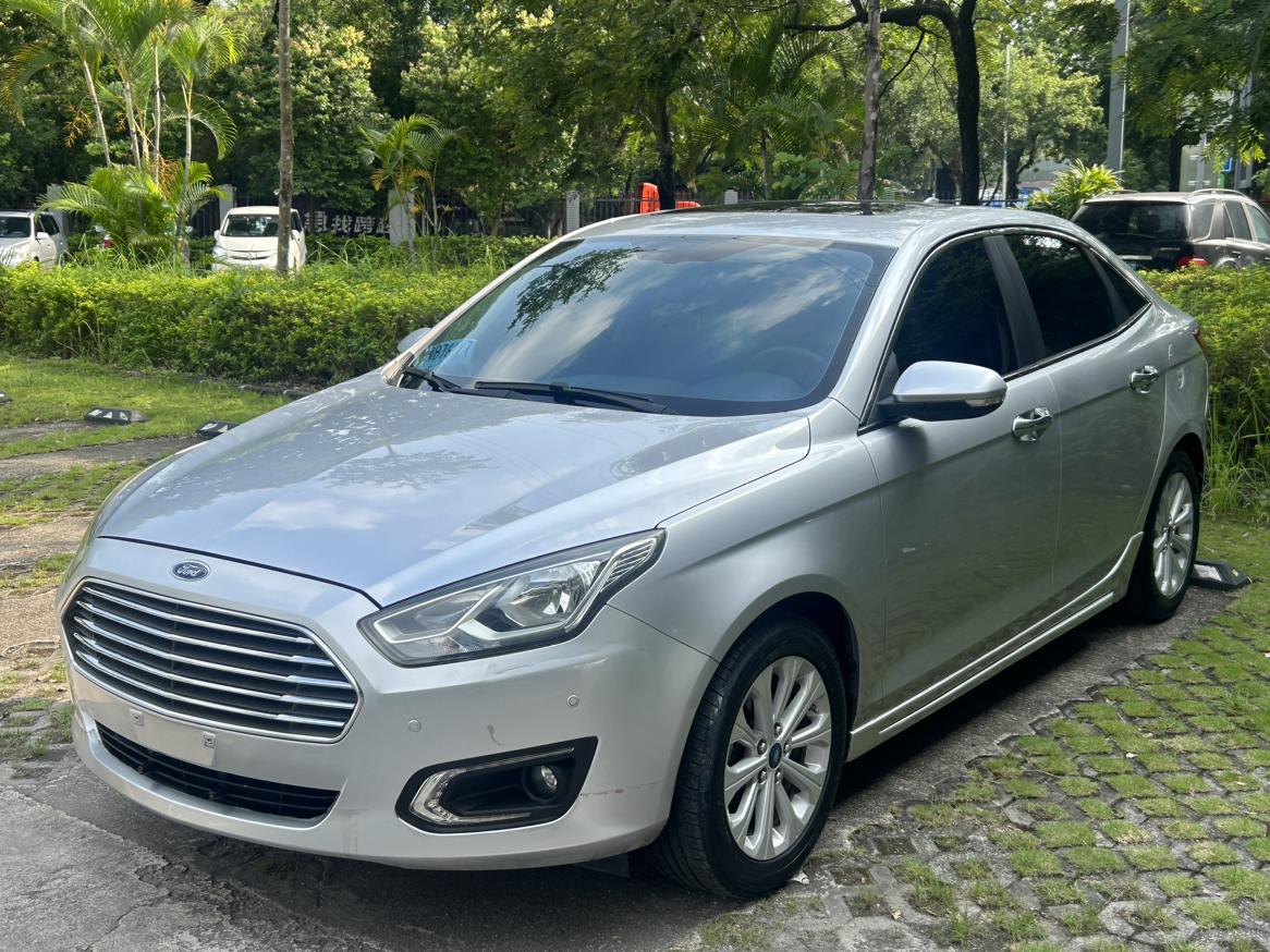 Ford Focus 2015 thumb 8