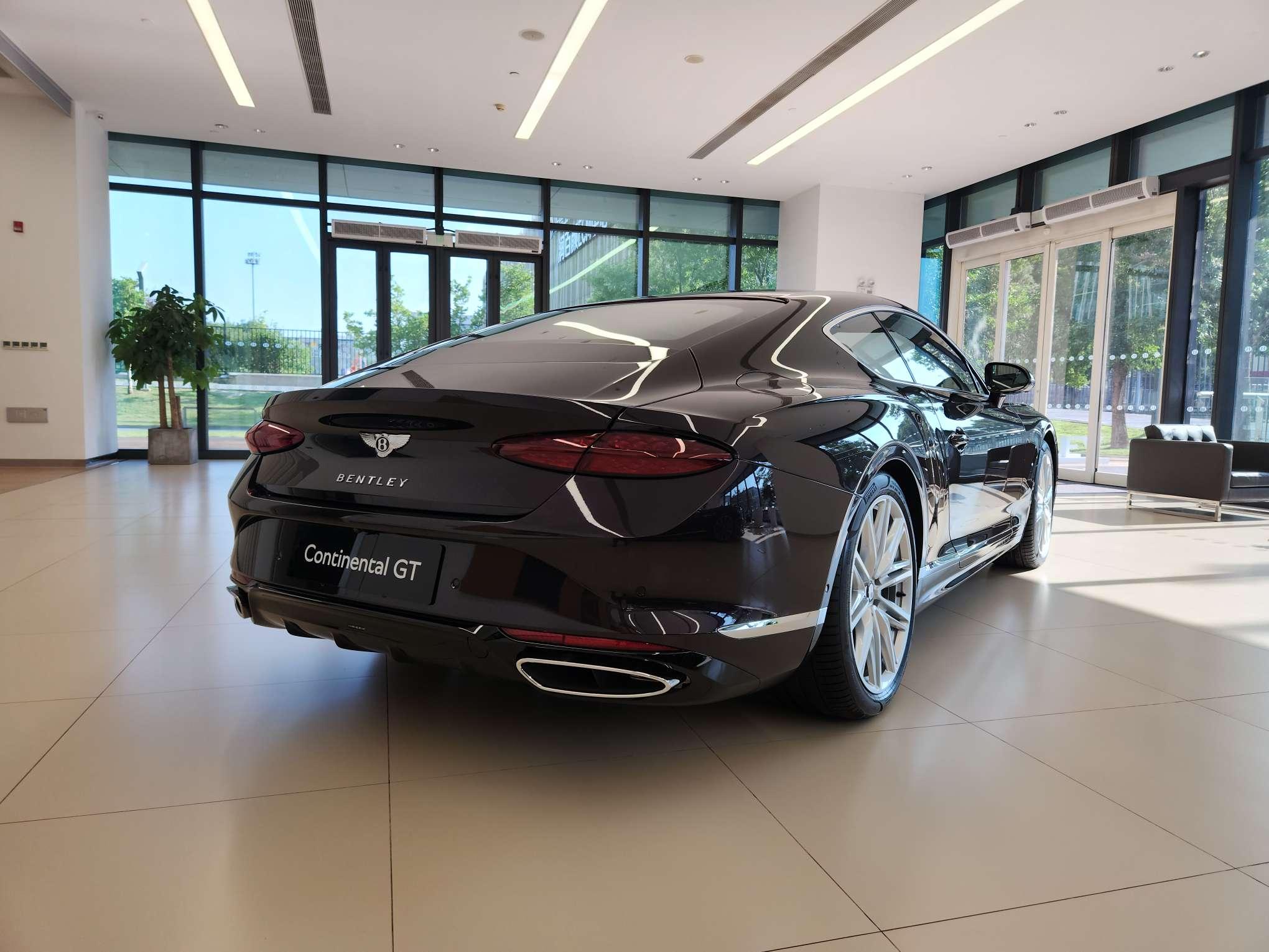 Bentley PHEV 2026 thumb 3
